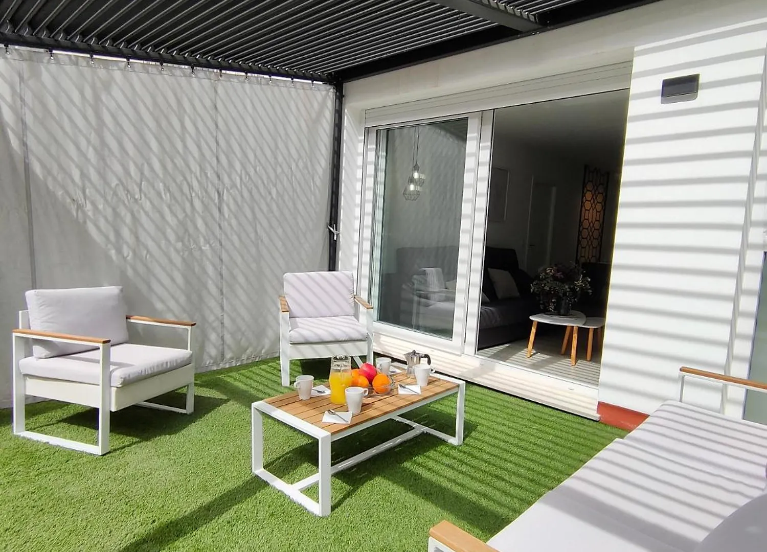 Casa Mallen, Con Amplia Terraza, En El Barrio De Nervion Seville 0*,  Spain