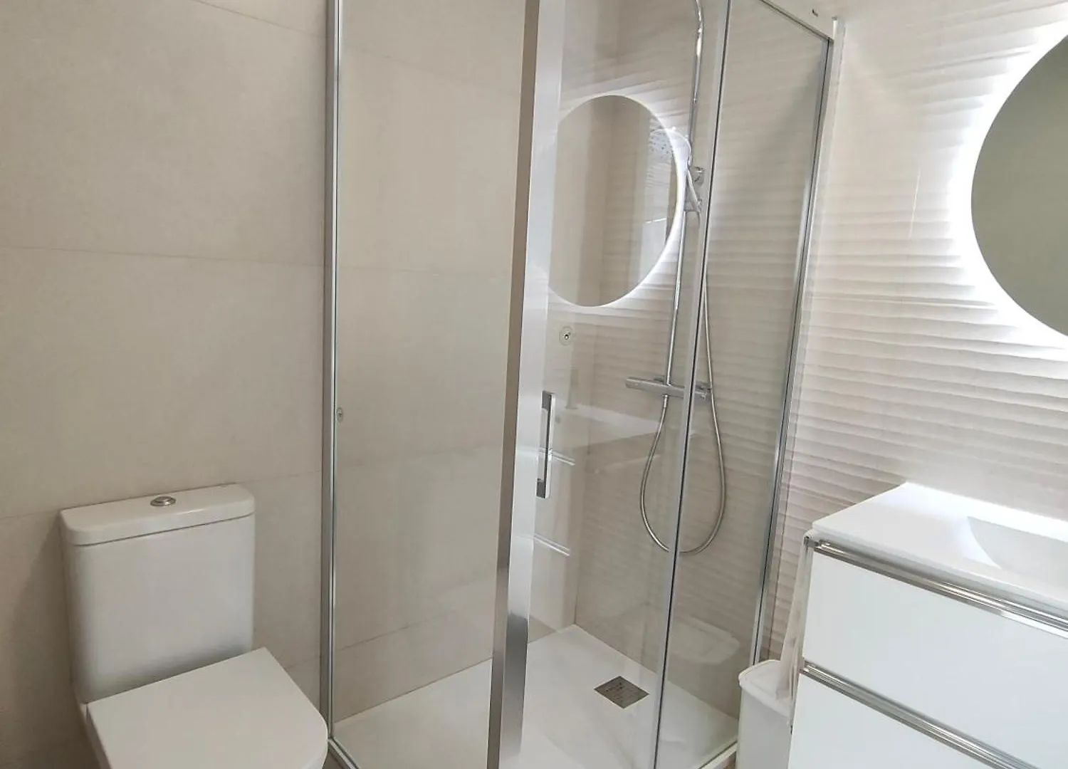 Casa Mallen, Con Amplia Terraza, En El Barrio De Nervion Seville Apartment