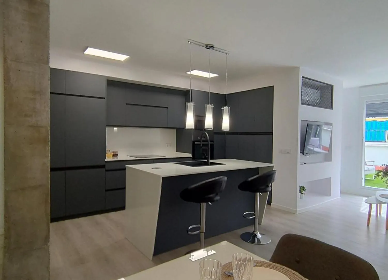 Casa Mallen, Con Amplia Terraza, En El Barrio De Nervion Sewilla Hiszpania