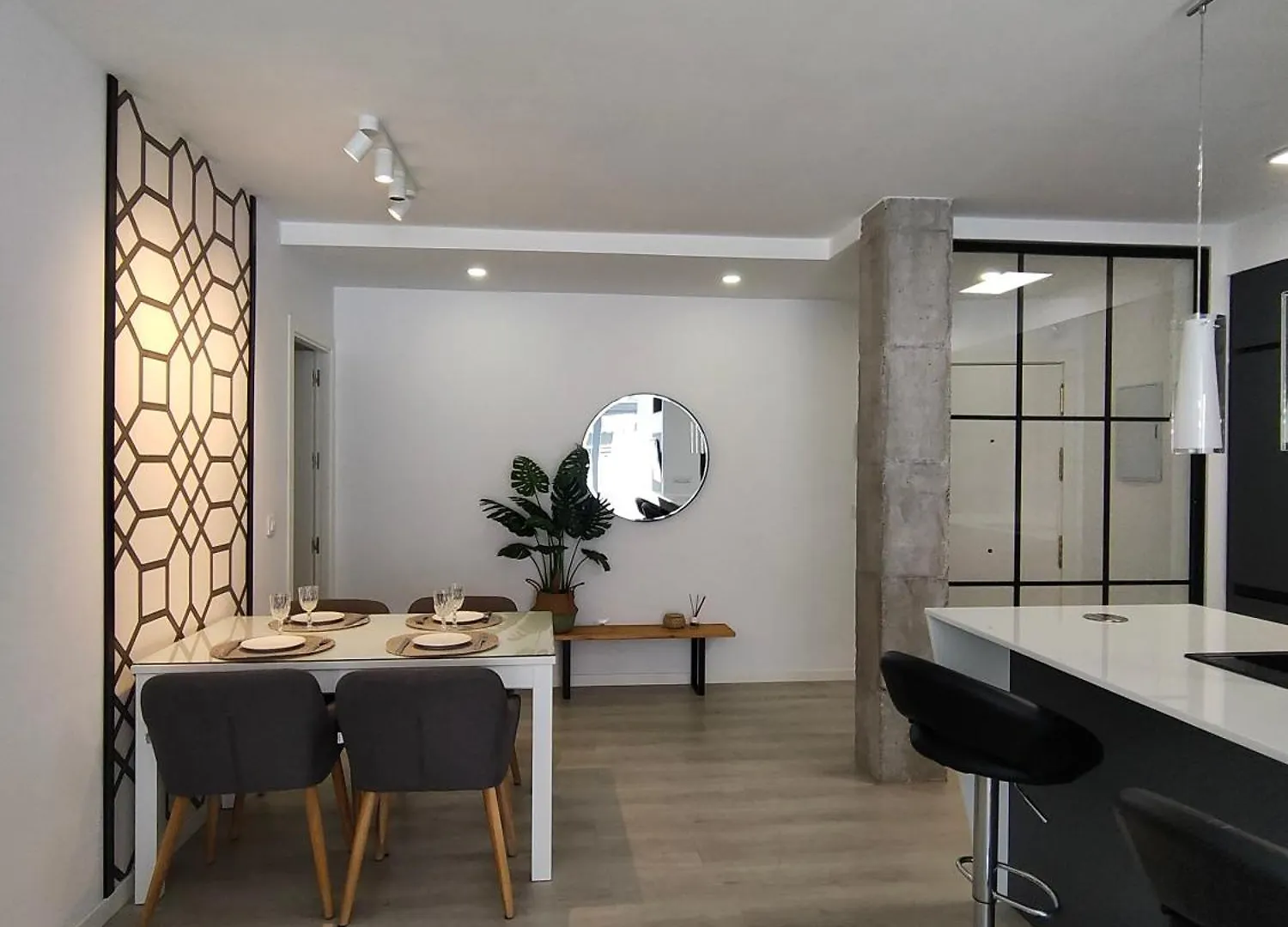 Apartament Casa Mallen, Con Amplia Terraza, En El Barrio De Nervion Sewilla